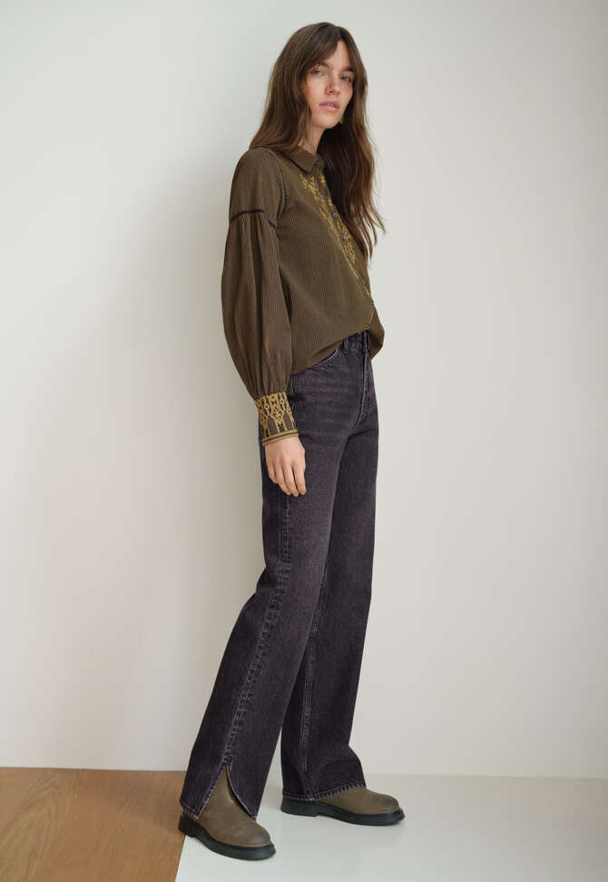Jeans mit geschlitztem Saum, Gewaschenes Schwarz, completeTheLook
